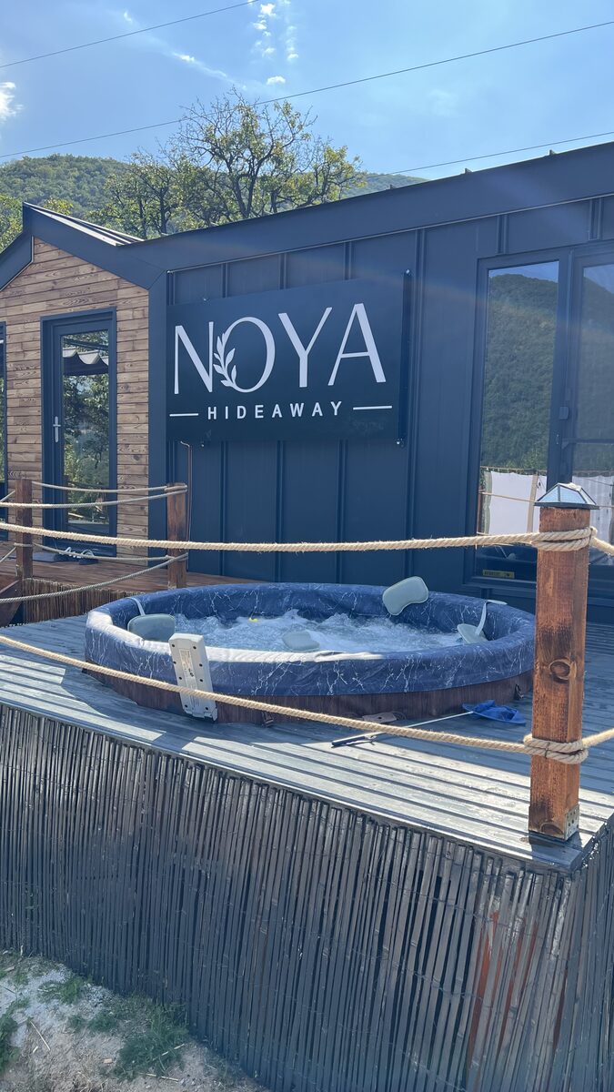Cabana NOYA Hideaway cu ciubar cu hidromasaj
