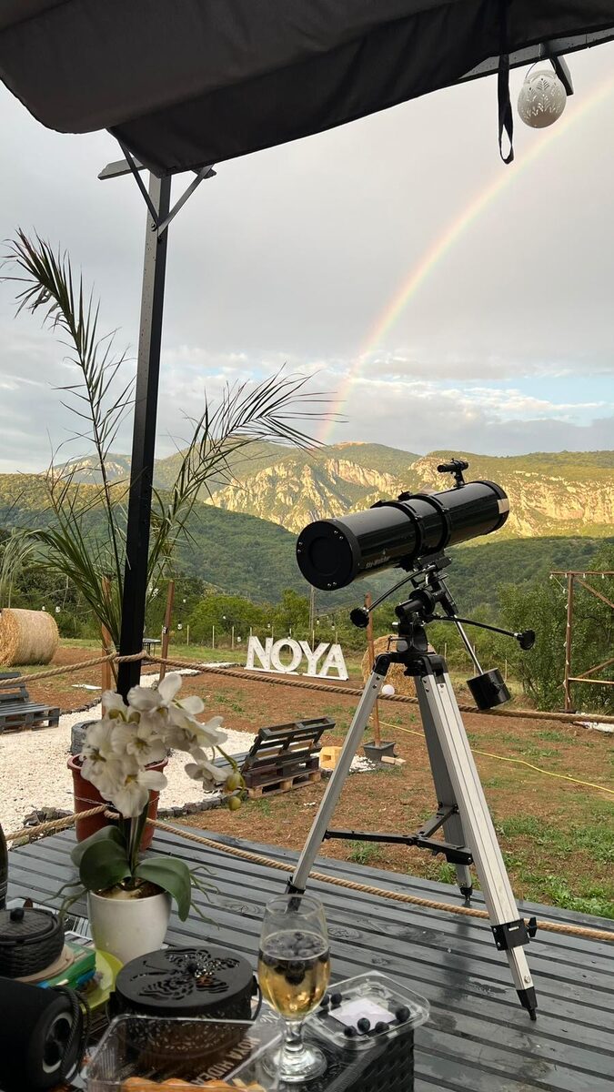 Telescop pe deck, cu curcubeu
